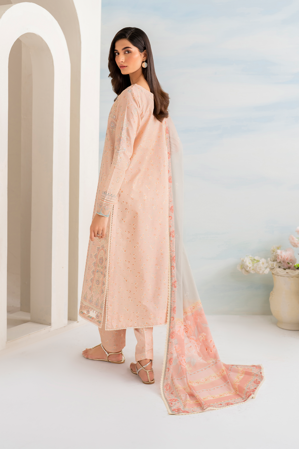 IGL-10 Embroidered Lawn