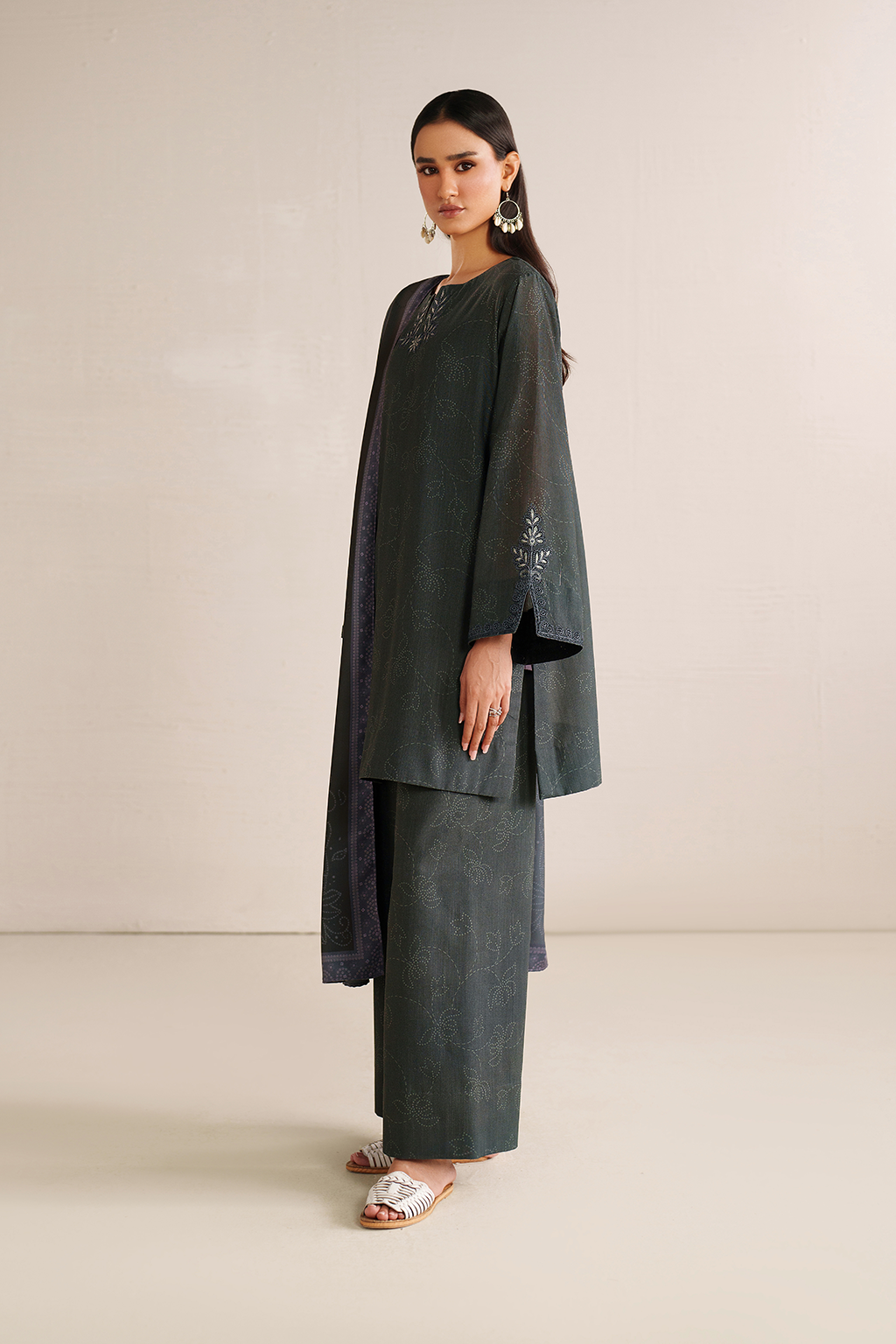 UE-572 Printed Khaddar