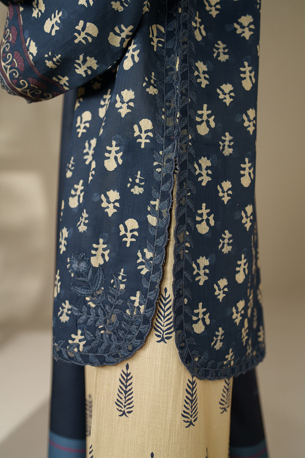 UE-560 Printed Khaddar