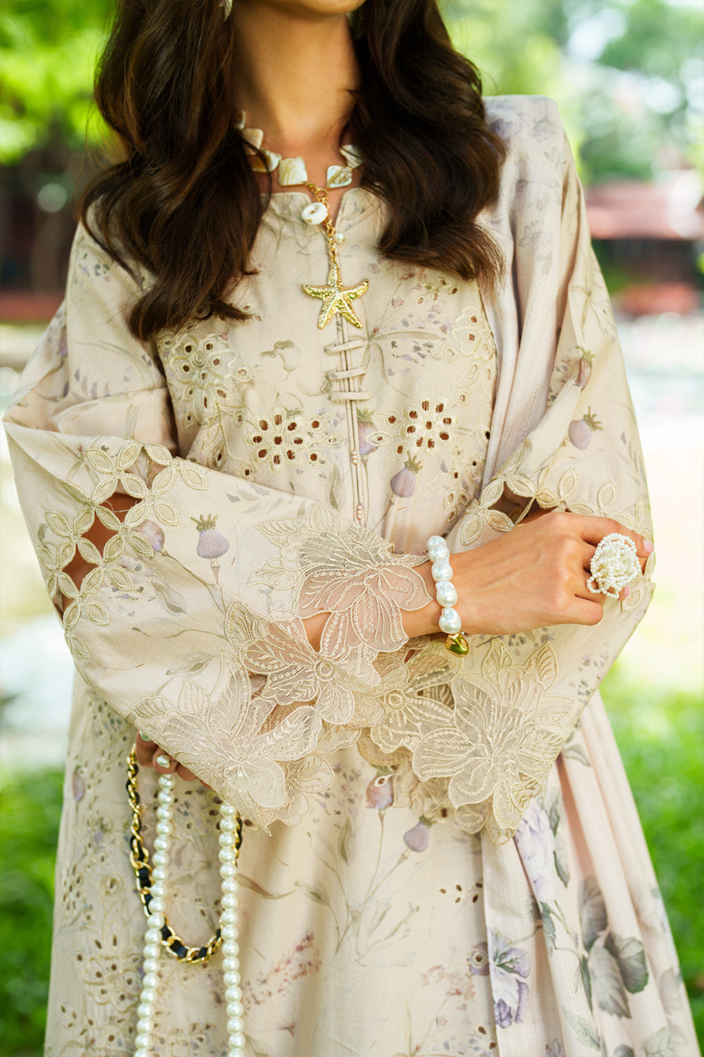 UE-507  Embroidered  Lawn