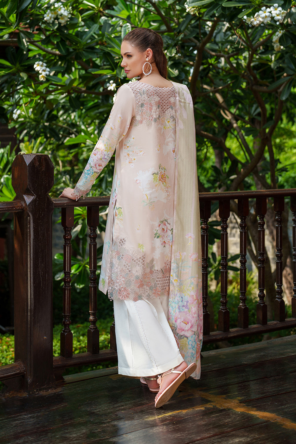 UE-506  Embroidered  Lawn