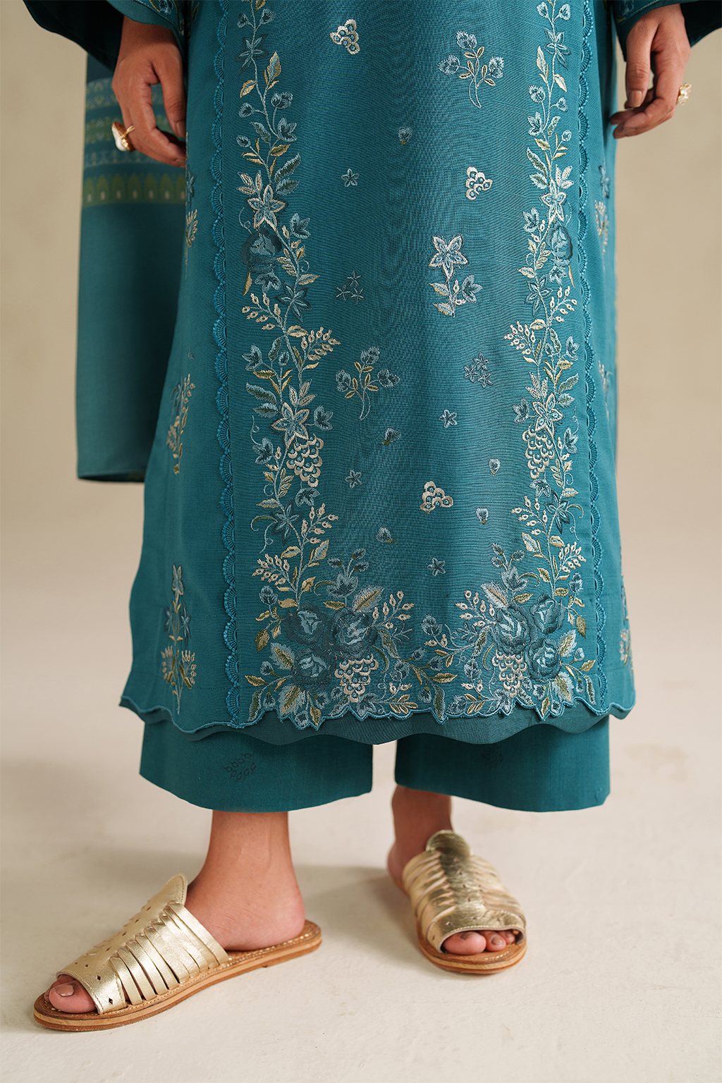 UE-587 Embroidered Khaddar