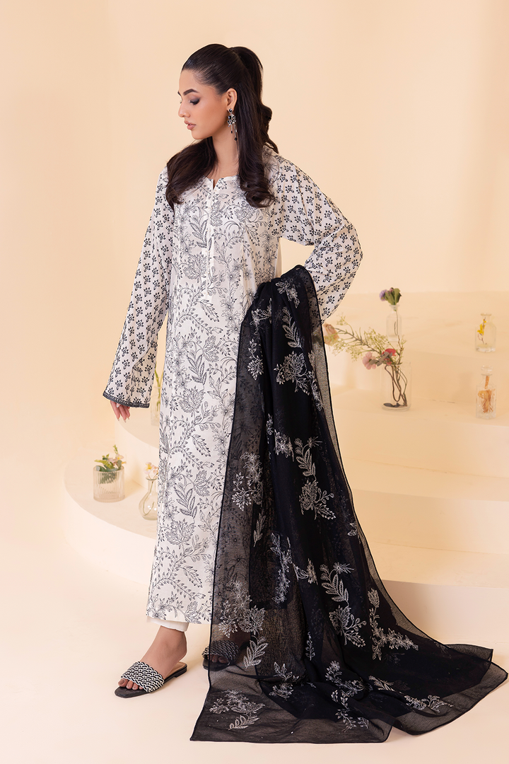 UE-261 Embroidered Lawn