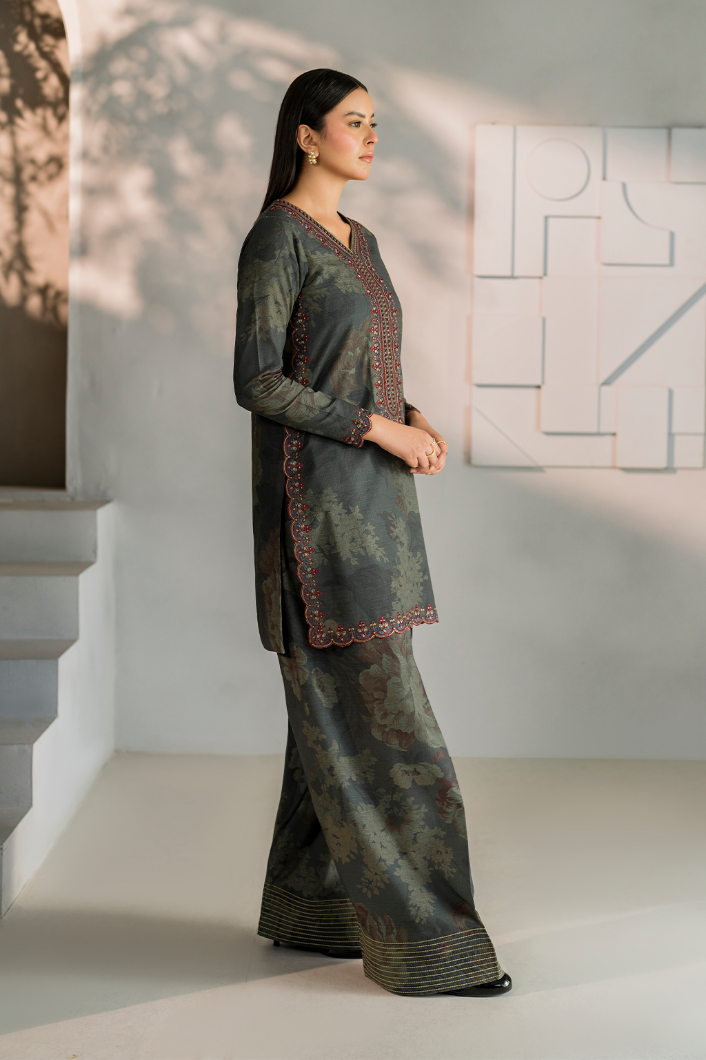 IP-262 Printed Khaddar - Iznik