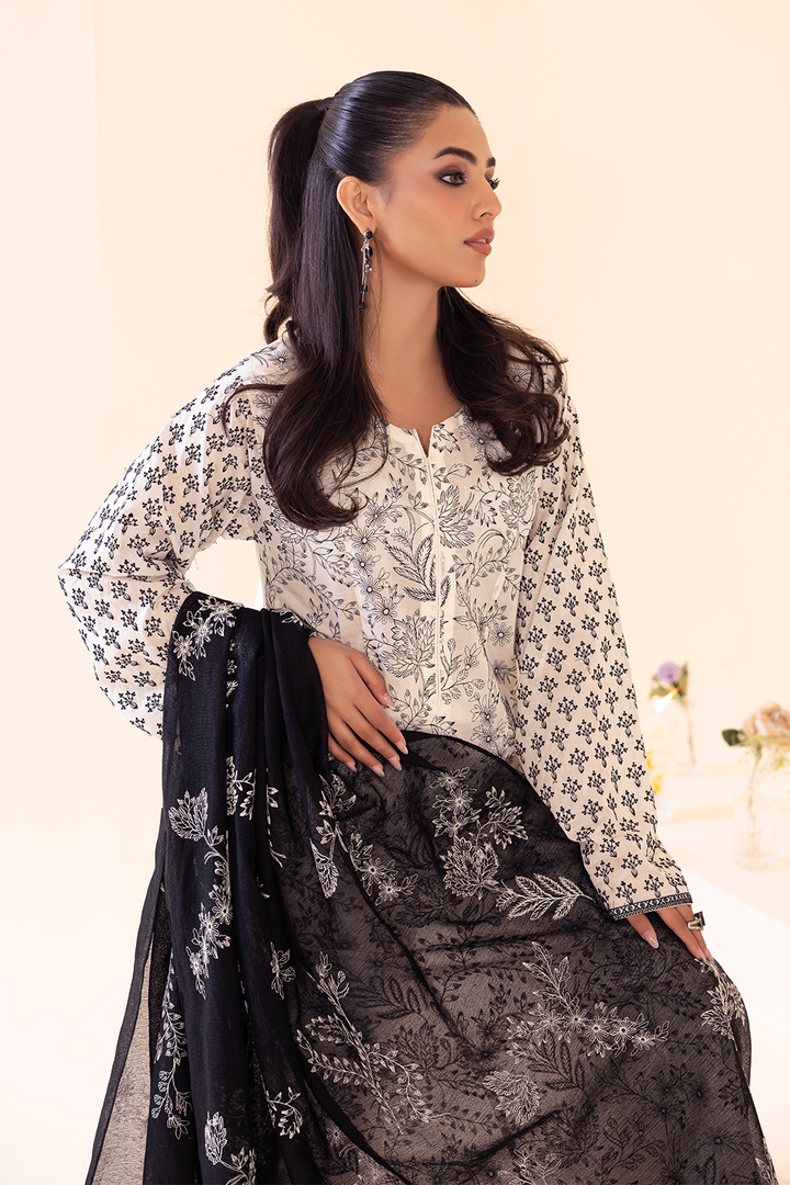 UE-261 Embroidered Lawn