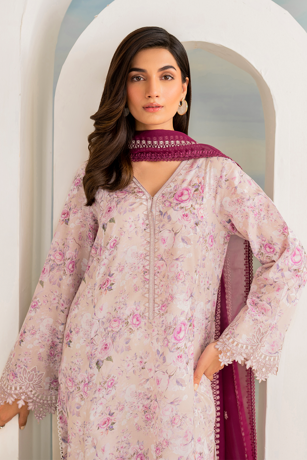 IGL-08 Embroidered Lawn