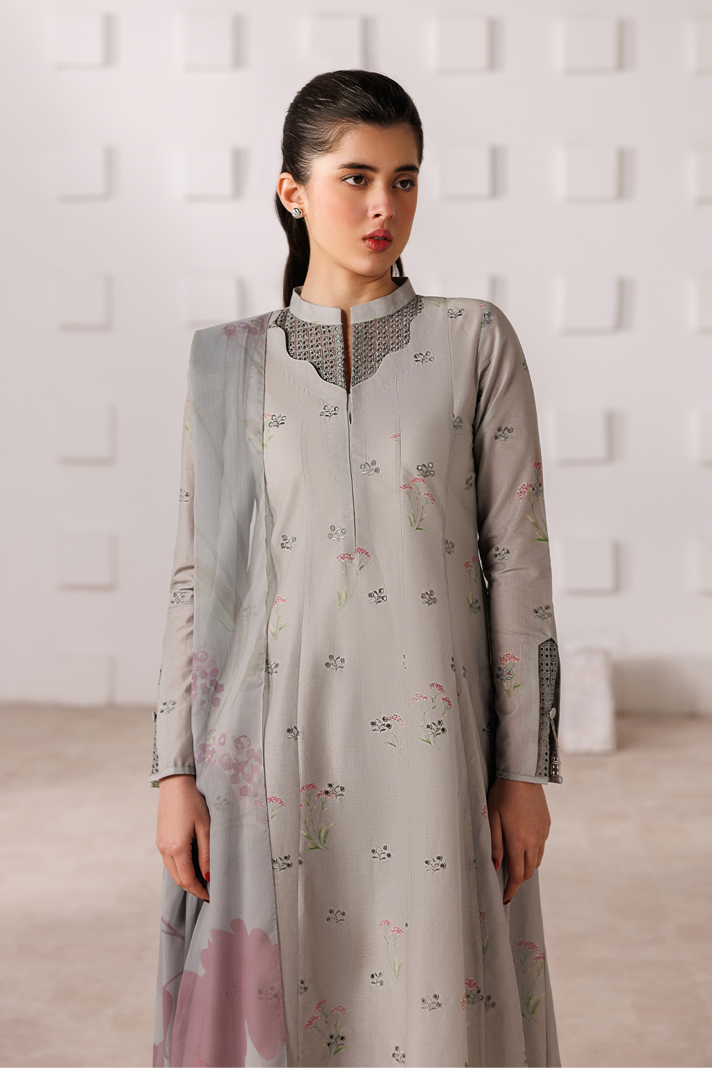 UE-634 Printed Lawn