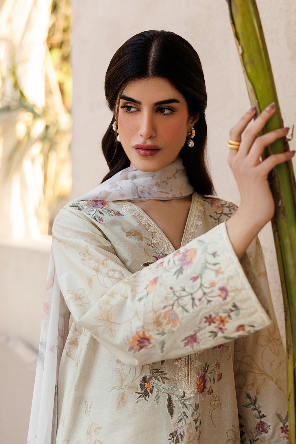 UE-669 Printed Lawn - Iznik