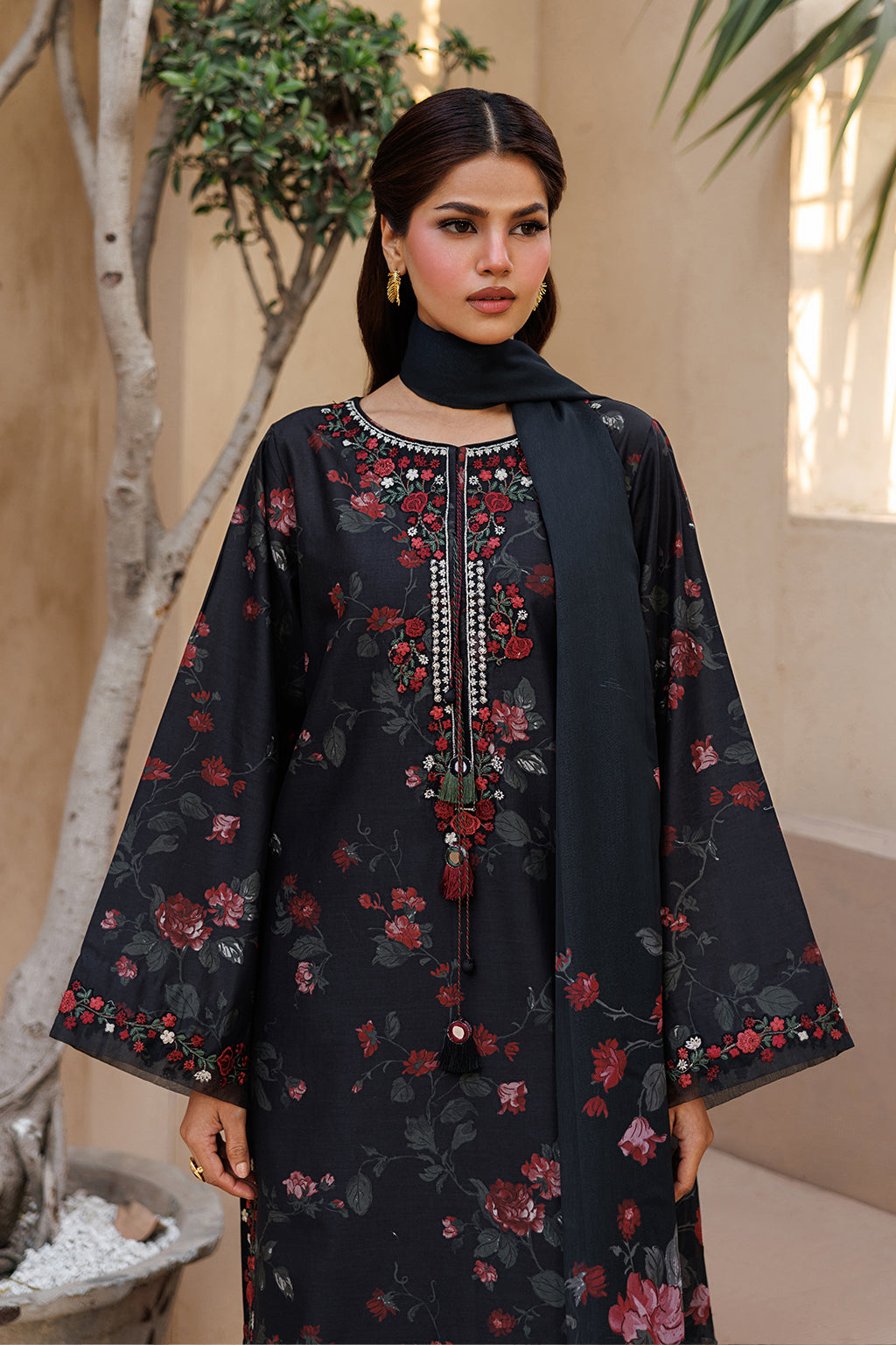 UE-662 Printed Lawn - Iznik