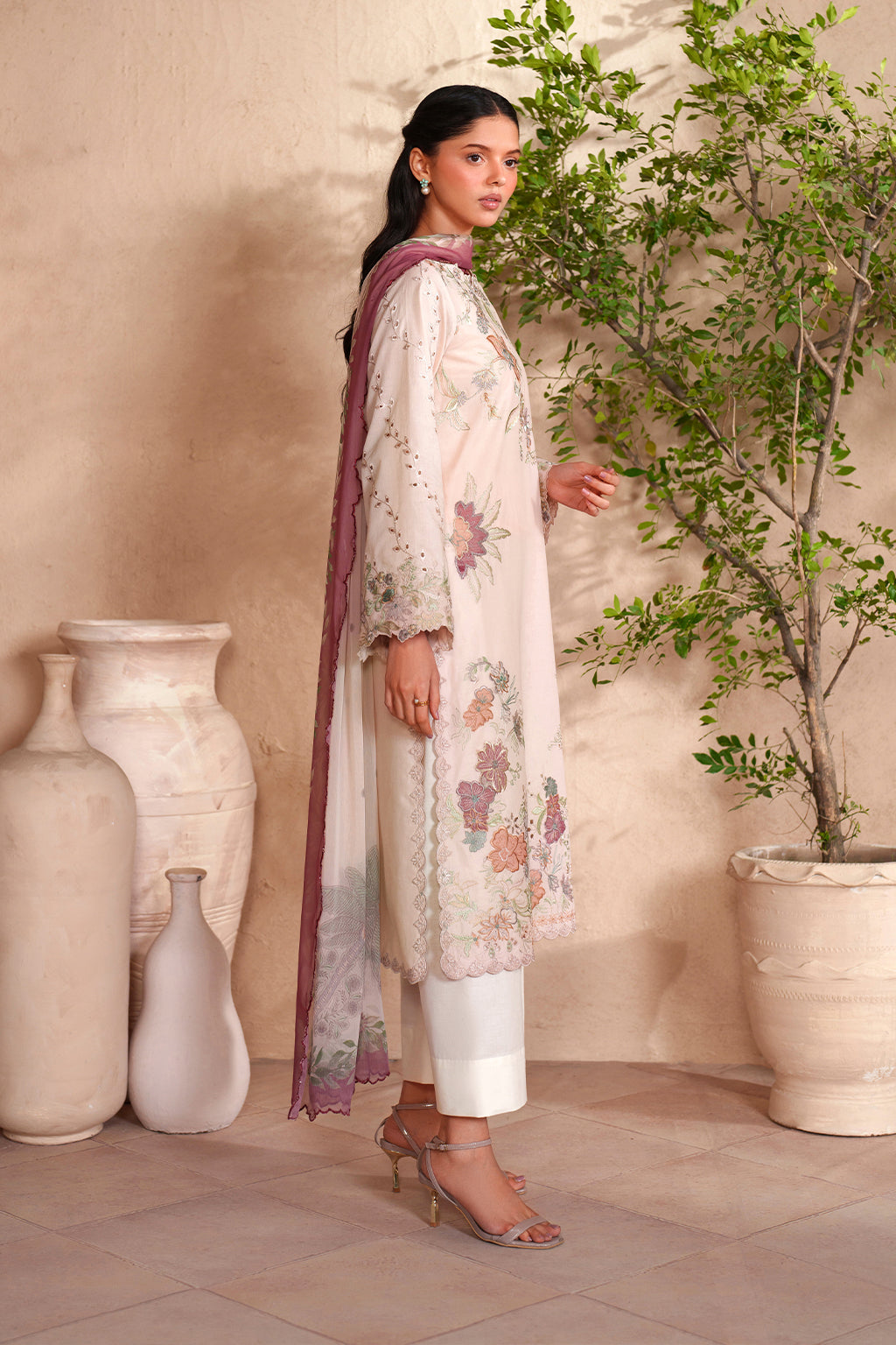 EL-04 Embroidered Lawn
