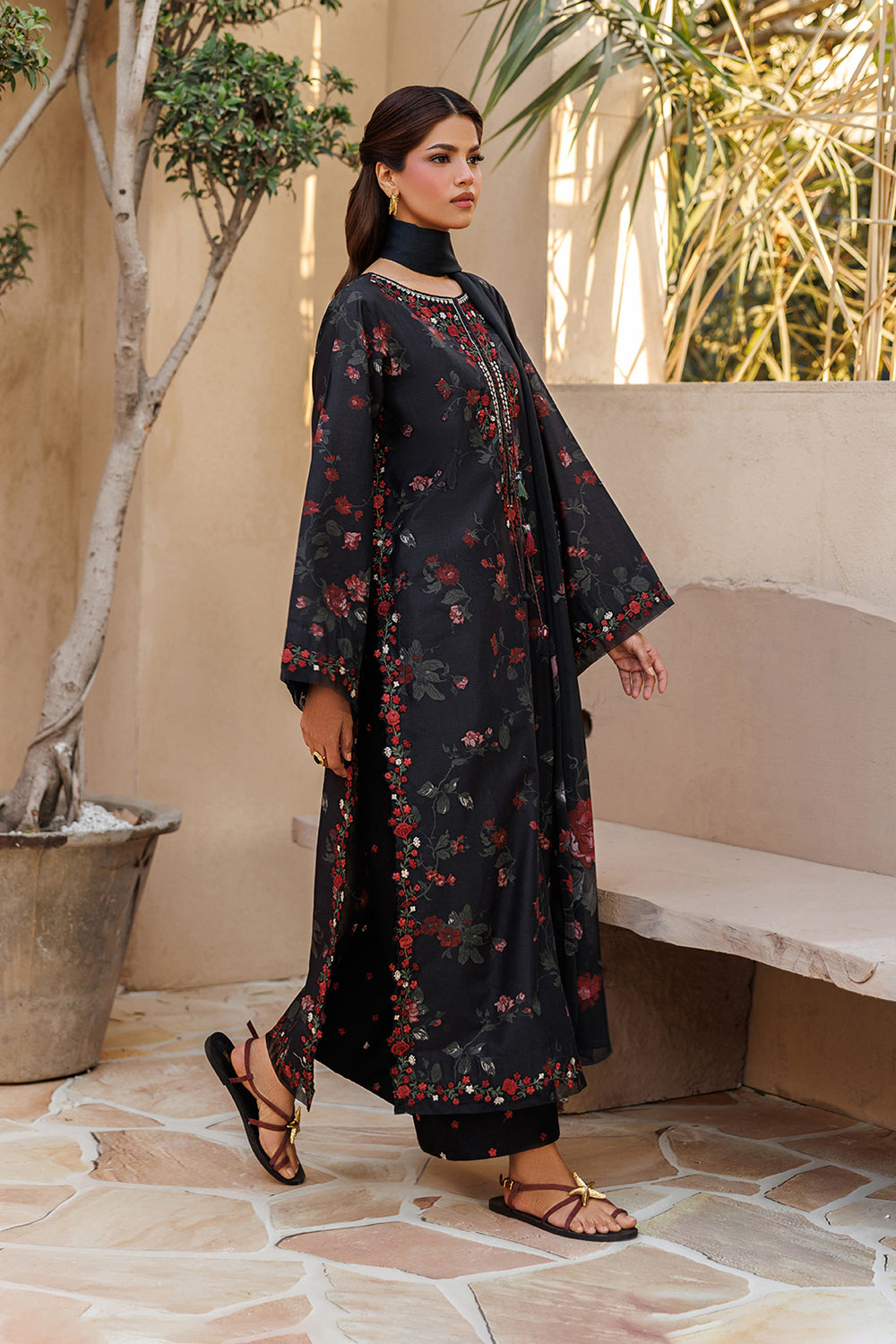 UE-662 Printed Lawn - Iznik
