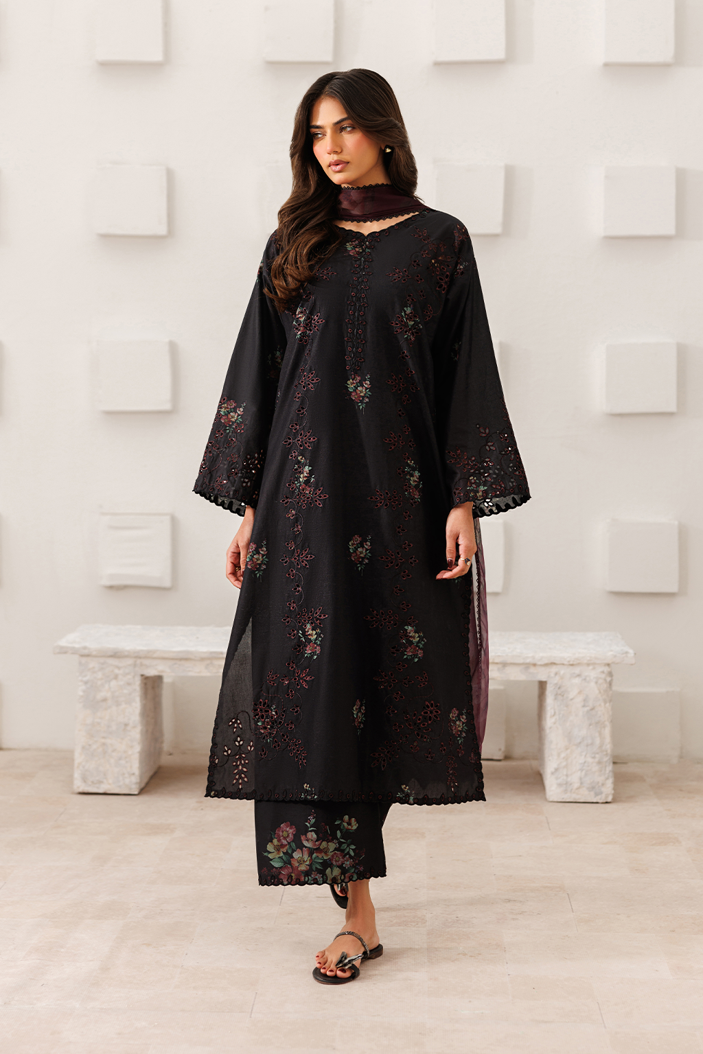 UE-637 Printed Lawn - Iznik