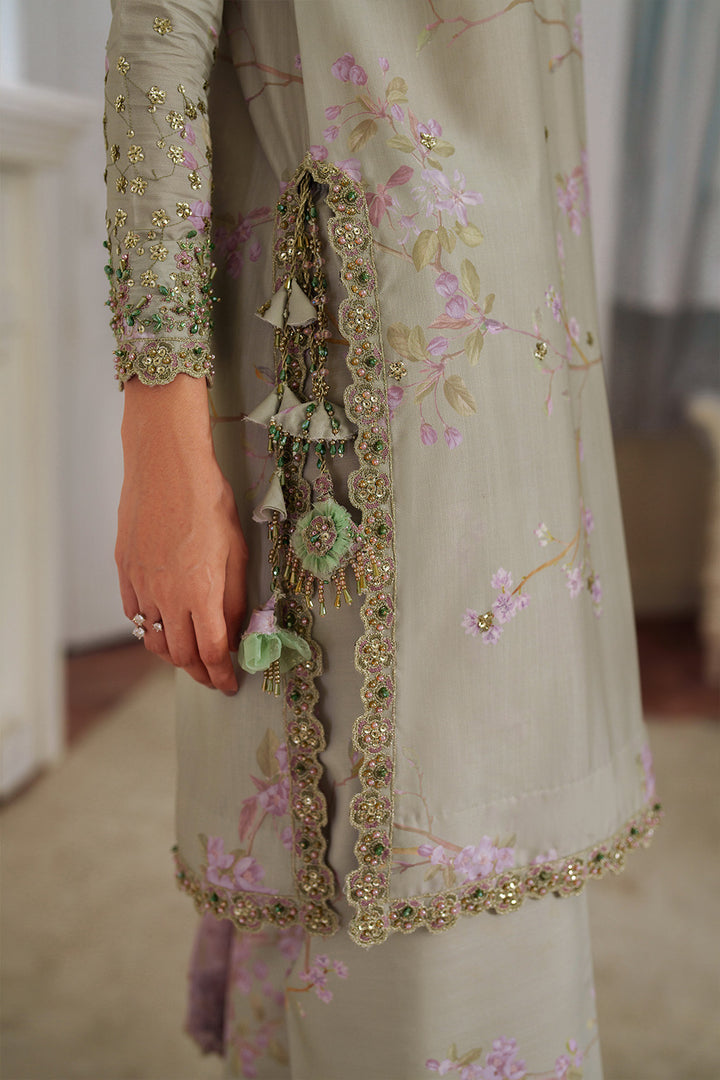 UE-539  Printed Formals