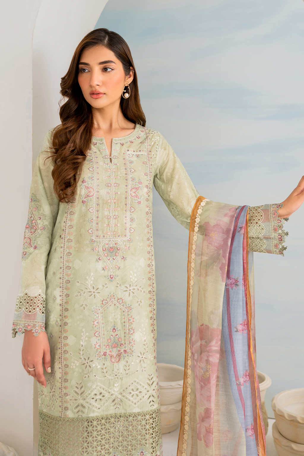 IGL-02 Embroidered Lawn - Iznik