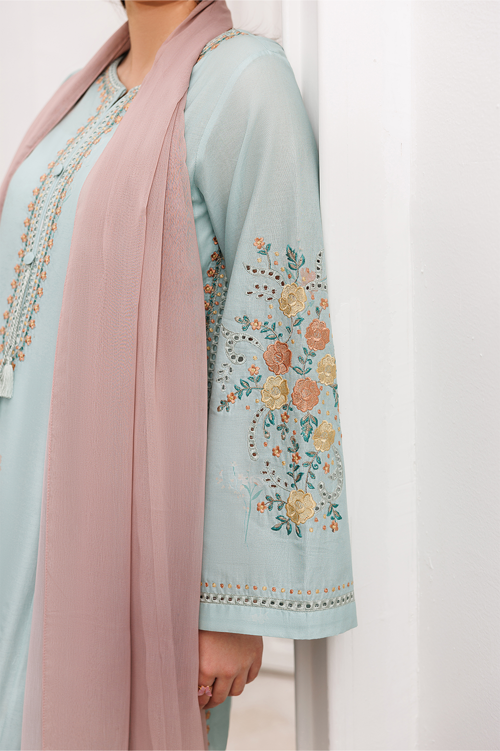 UE-636 Printed Lawn