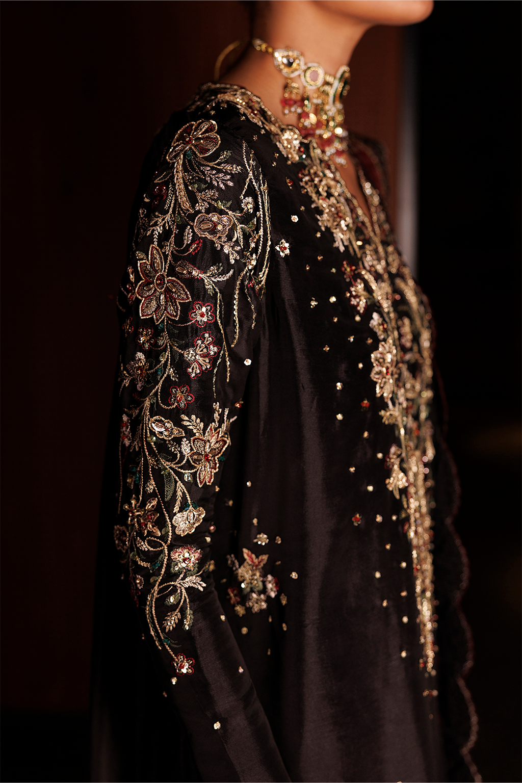 UE-716 Embroidered Ramen Silk