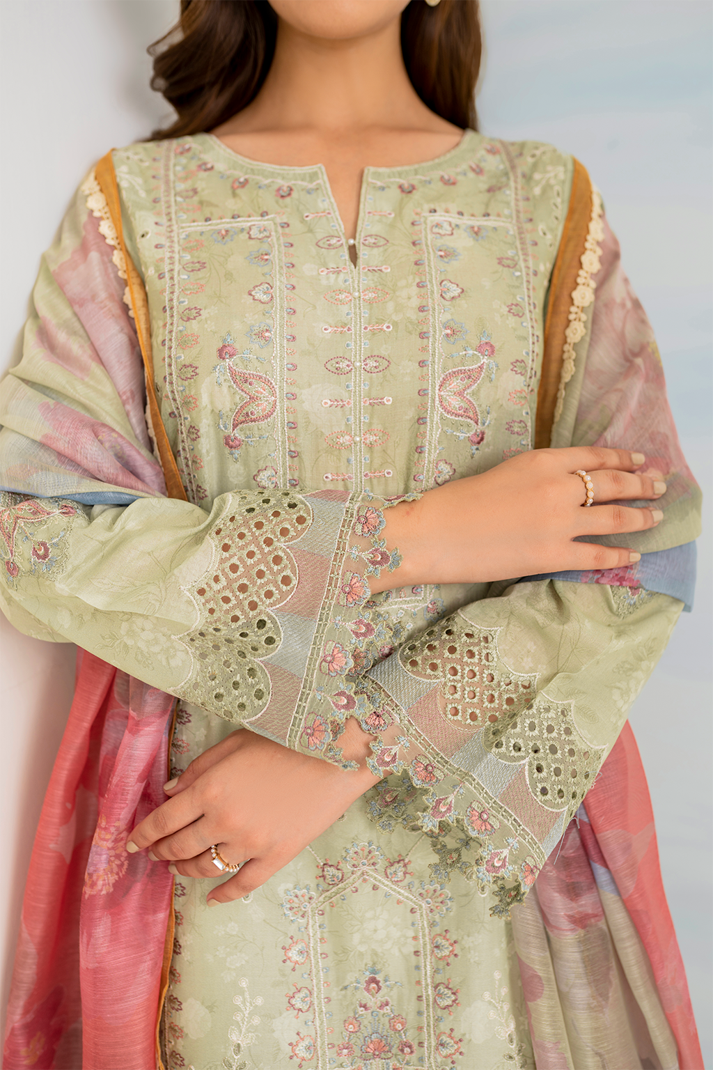 IGL-02 Embroidered Lawn