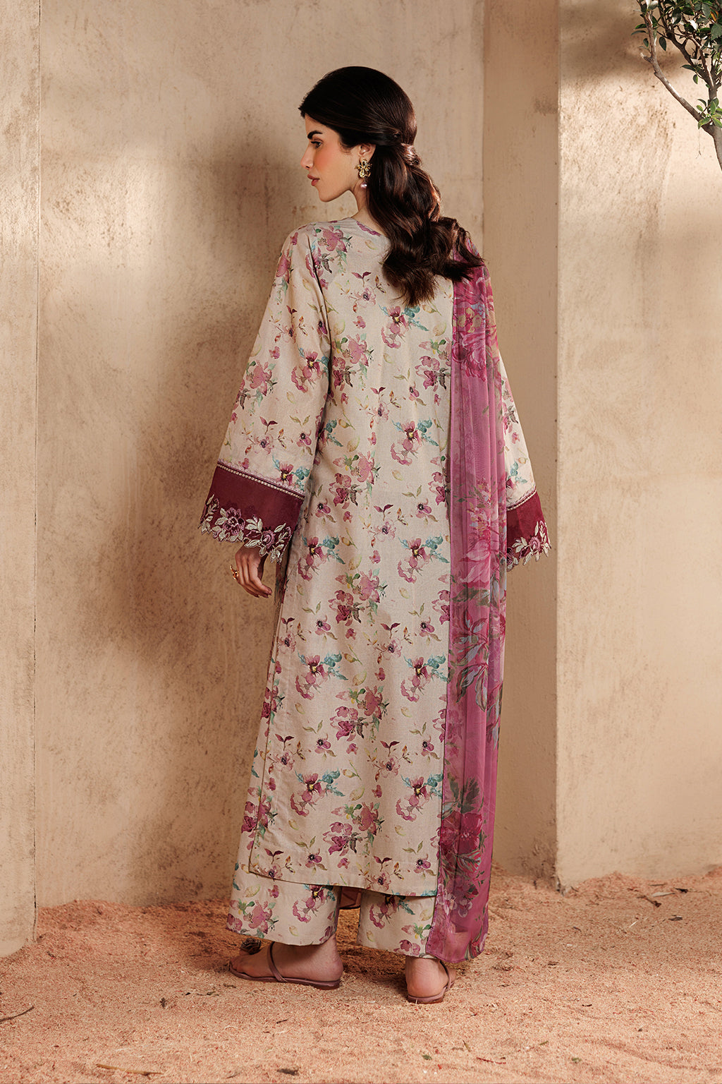 UE-674 Printed Lawn