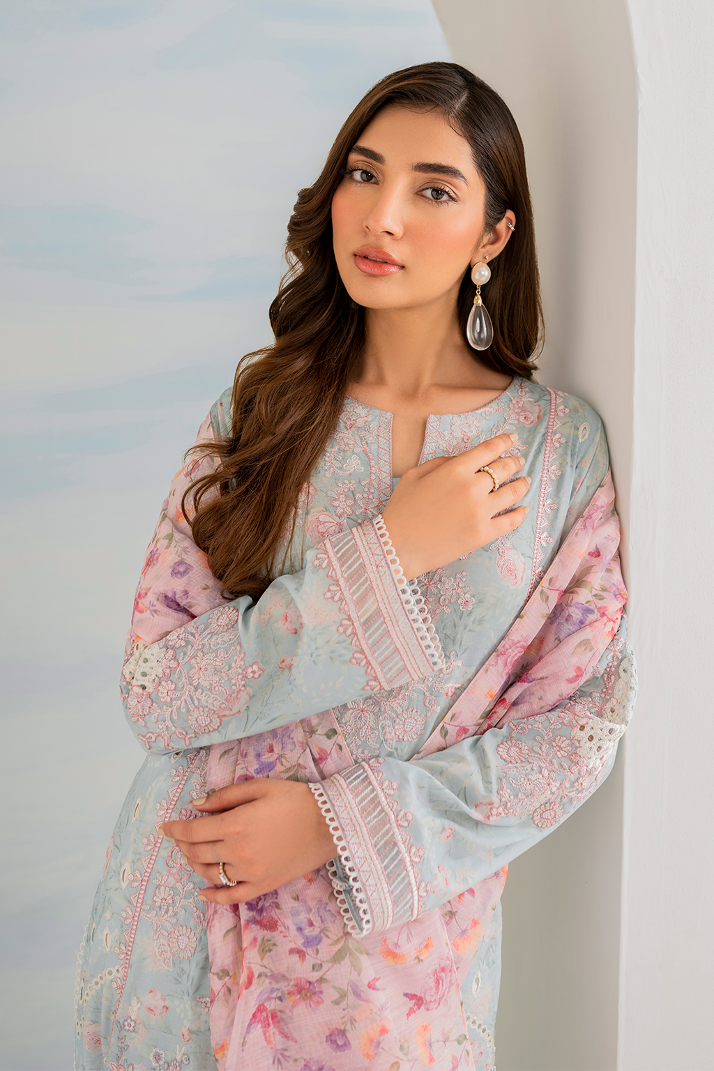 IGL-01 Embroidered Lawn