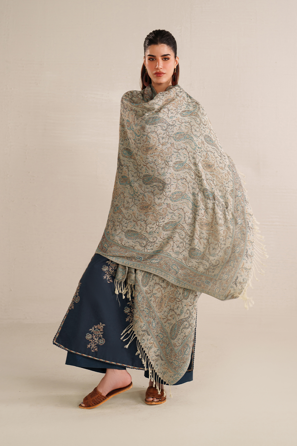 UE-586  Embroidered Khaddar