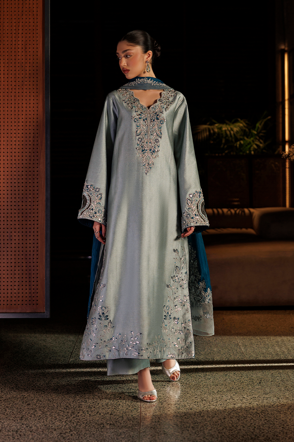 UE-717 Embroidered Jacquard Sheesha Silk