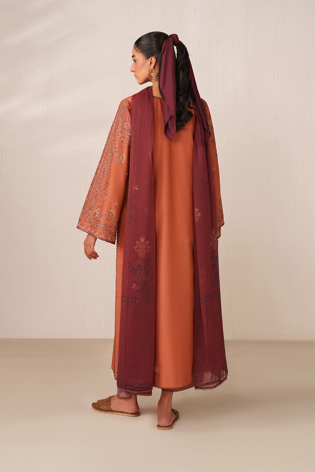 UE-604 Embroidered Lawn