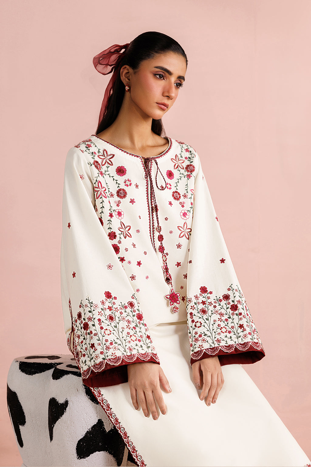 IP-355 Embroidered Lawn - Iznik