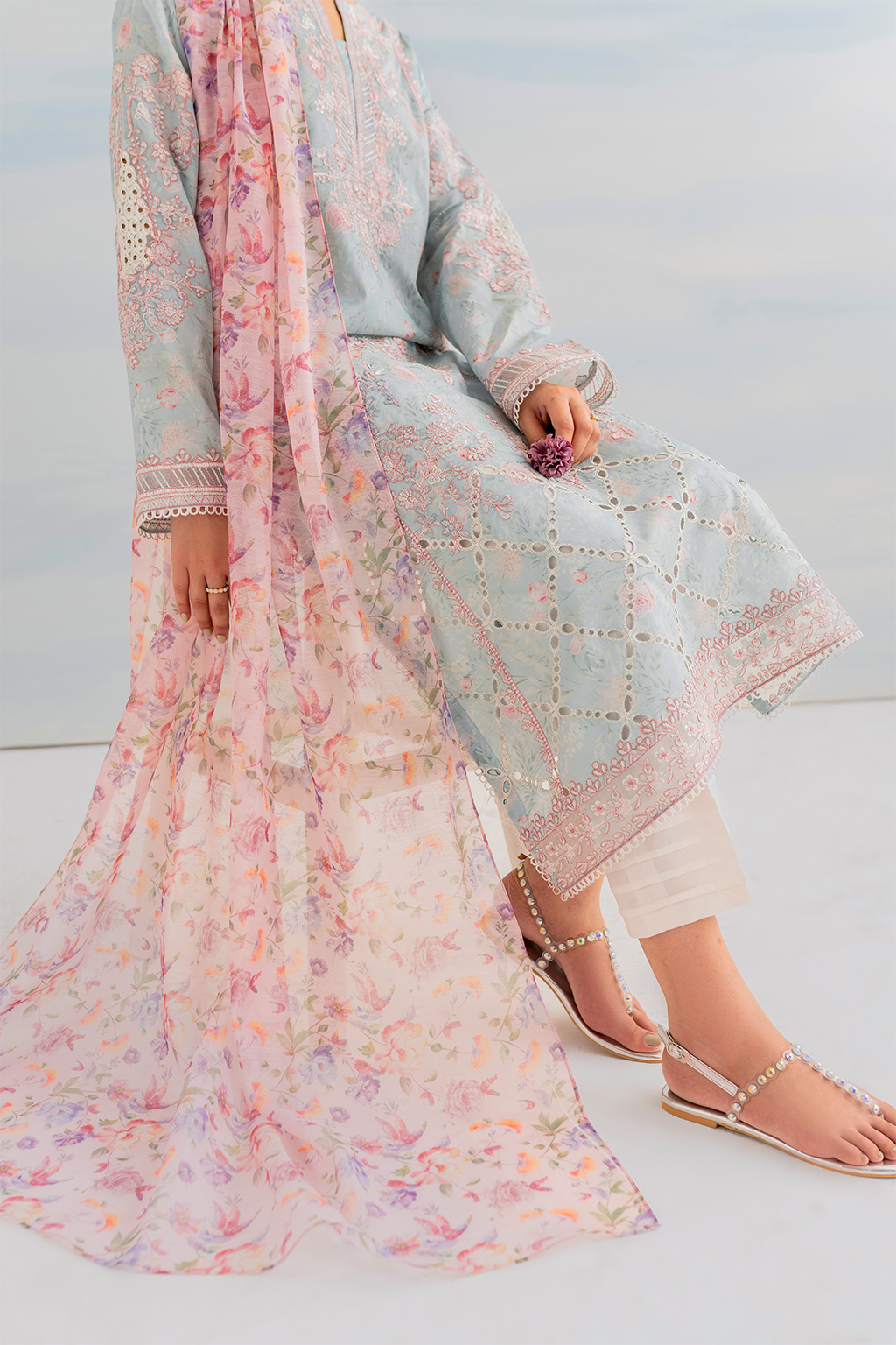 IGL-01 Embroidered Lawn