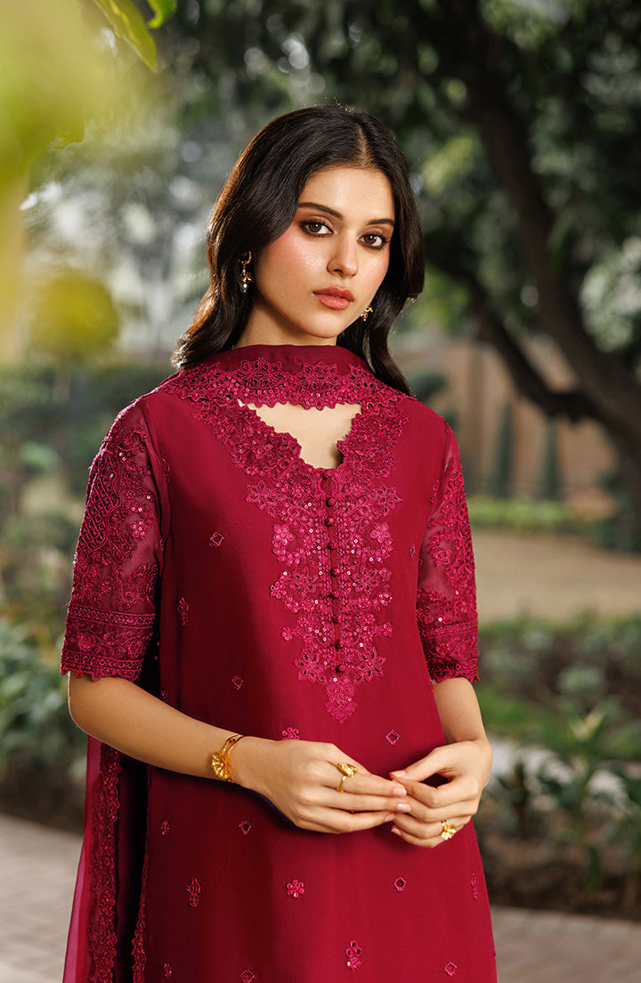 Luxury Women's Fashion in Pakistan | Lawn, Pret & Chiffon Iznik Luxury Women's Fashion in Pakistan | Lawn, Pret & Chiffon Iznik