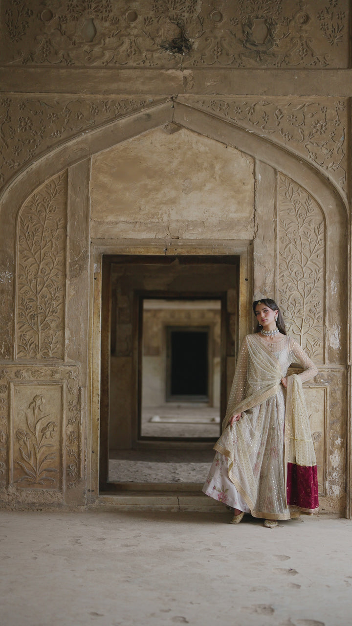 UE-548  Embroidered Net