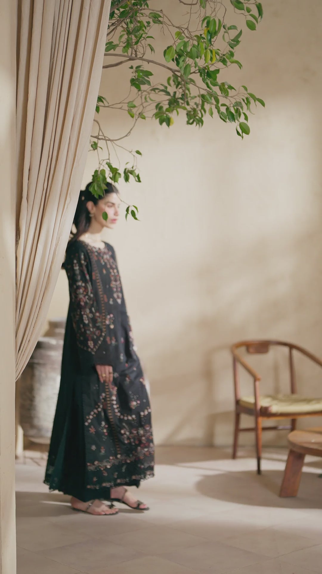 EL-07 Embroidered Lawn