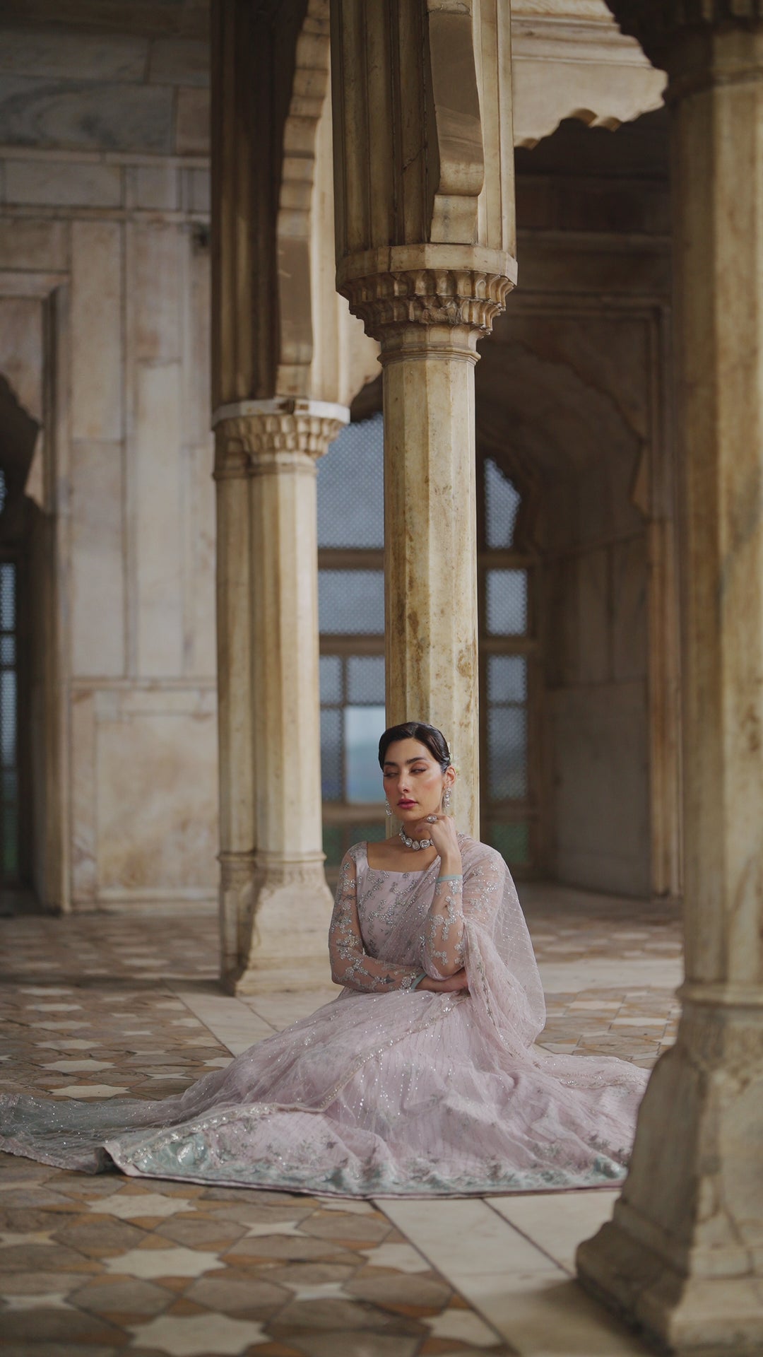 UE-552 Embroidered Net