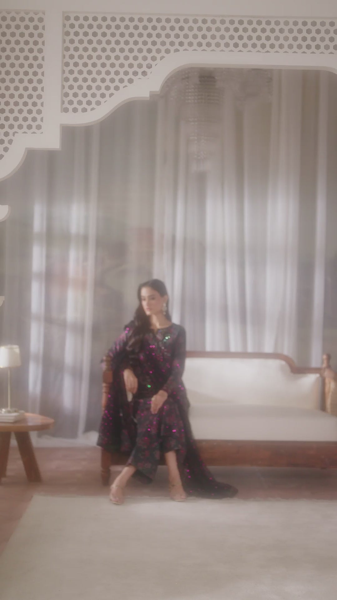 UE-537 Printed Formals