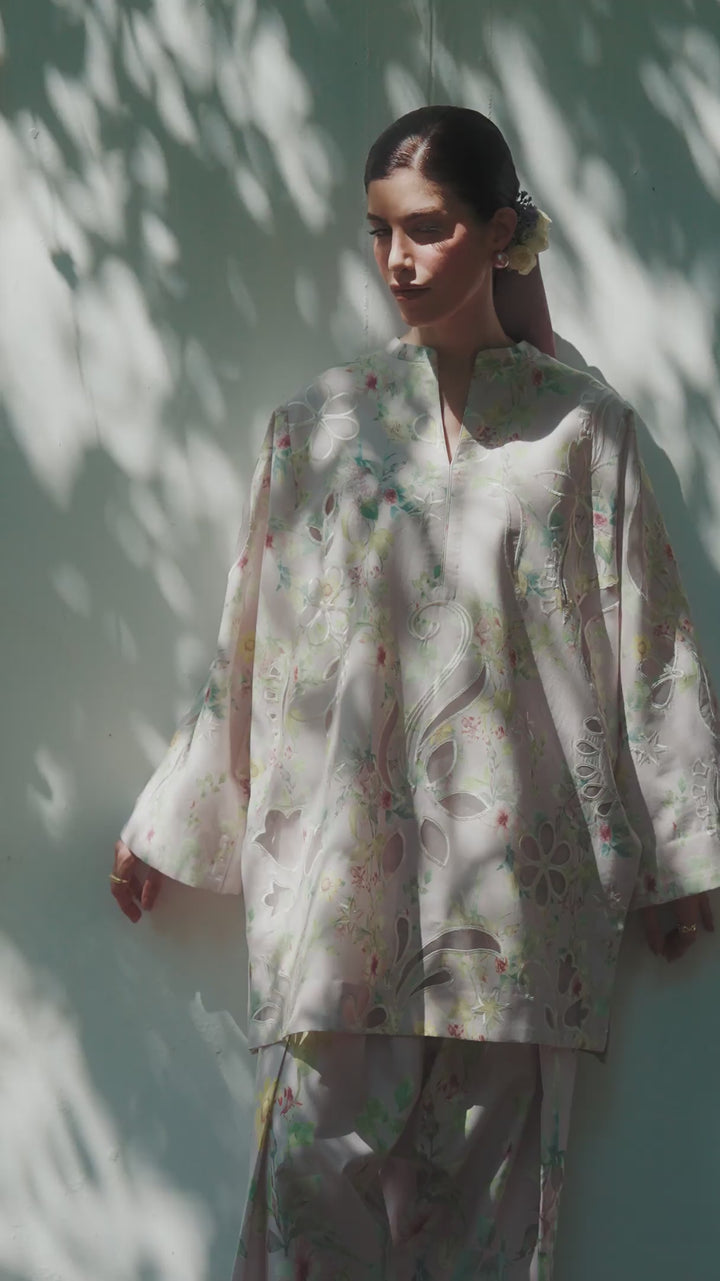 IP-381 PRINTED LAWN