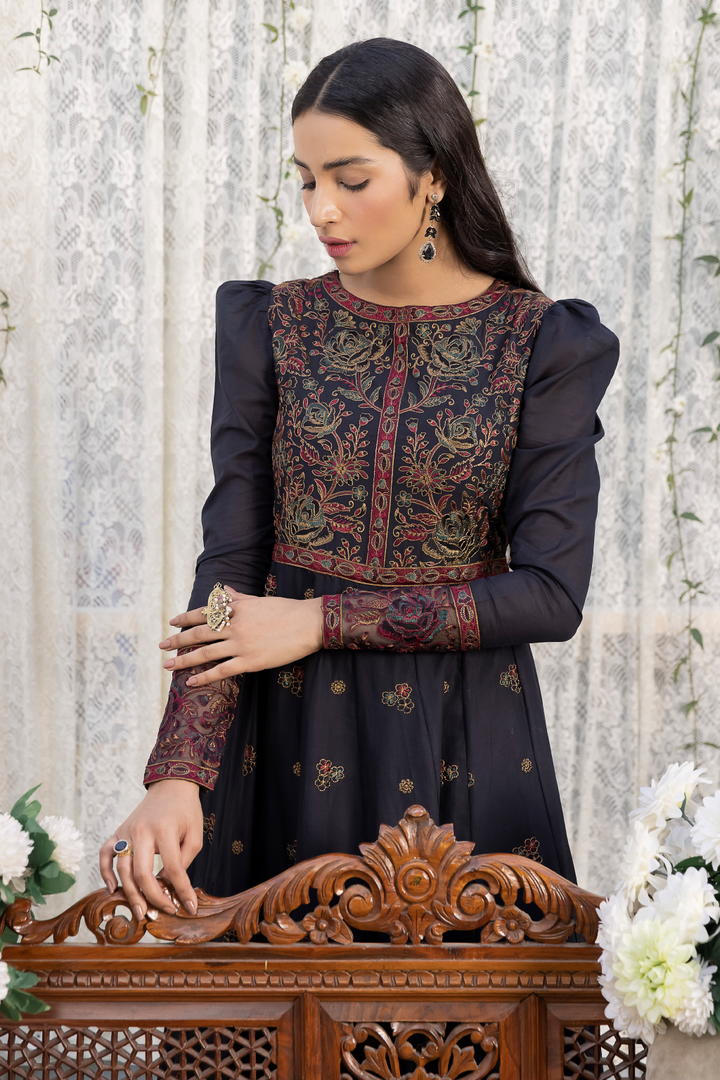 IP-174 - Black Petunia - Iznik